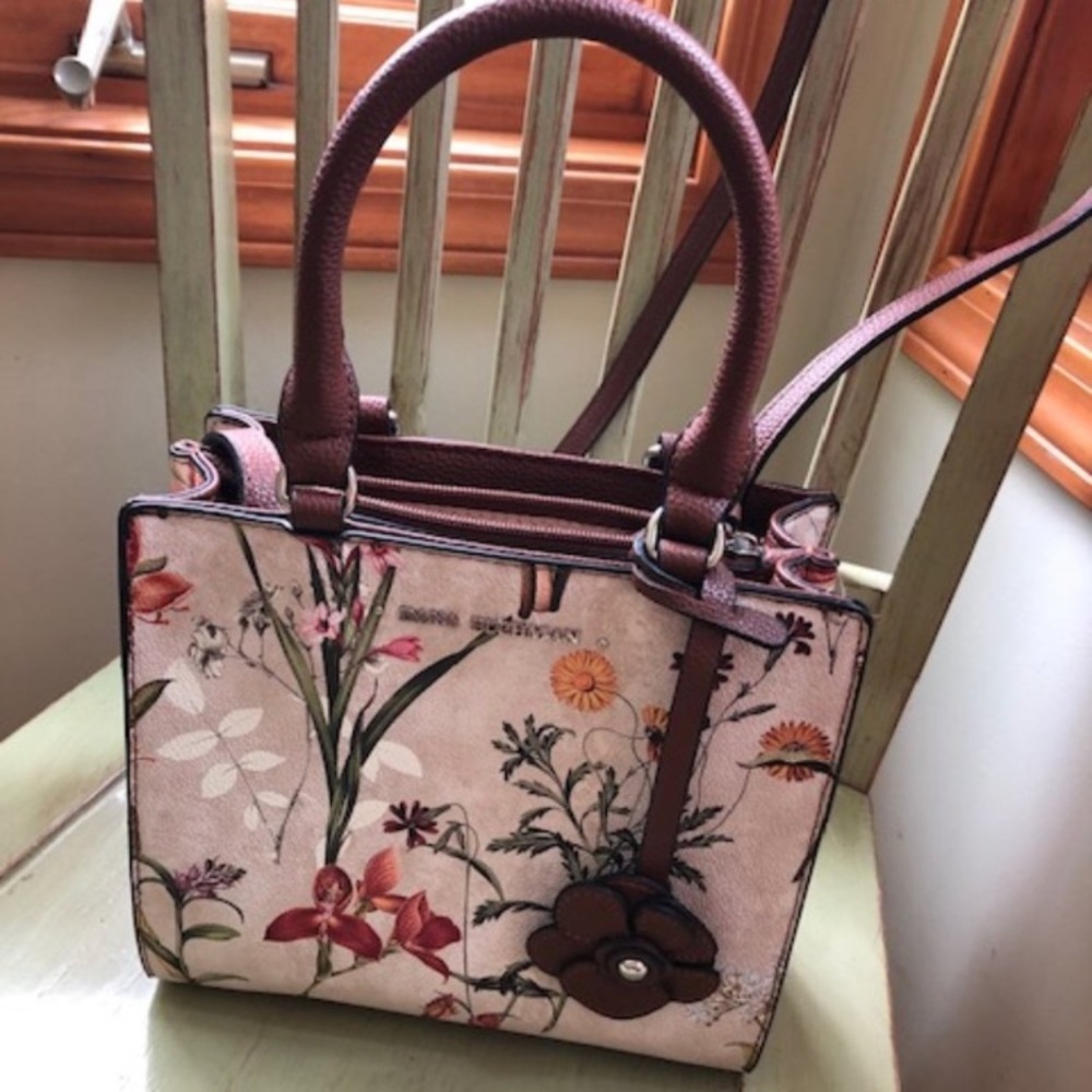 Dana Buchman Prairie Floral bag & wallet combo!